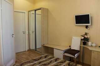 Гостиница Большой 45 Санкт-Петербург Улучшенный эконом с кухней и удобствами на этаже-2