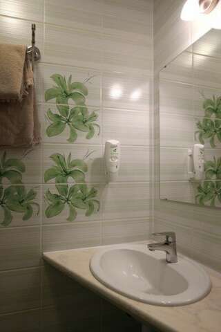 Гостиница Большой 45 Санкт-Петербург Улучшенный эконом с удобствами на этаже-3