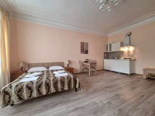 Гостиница Большой 45 Санкт-Петербург Улучшенный эконом с кухней и удобствами на этаже-1