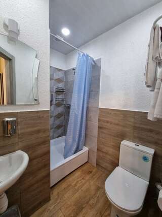 Гостиница Большой 45 Санкт-Петербург Улучшенный эконом с кухней и удобствами на этаже-8