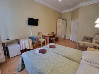 Гостиница Большой 45 Санкт-Петербург Улучшенный эконом с удобствами на этаже-2