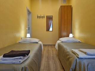 Гостиница Большой 45 Санкт-Петербург Двухместный эконом с удобствами на этаже-1